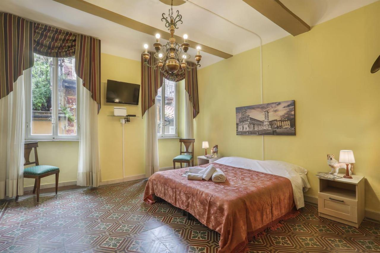Rooms Corte Delle Uova Centro Storico Piazza San Michele Лука Екстериор снимка