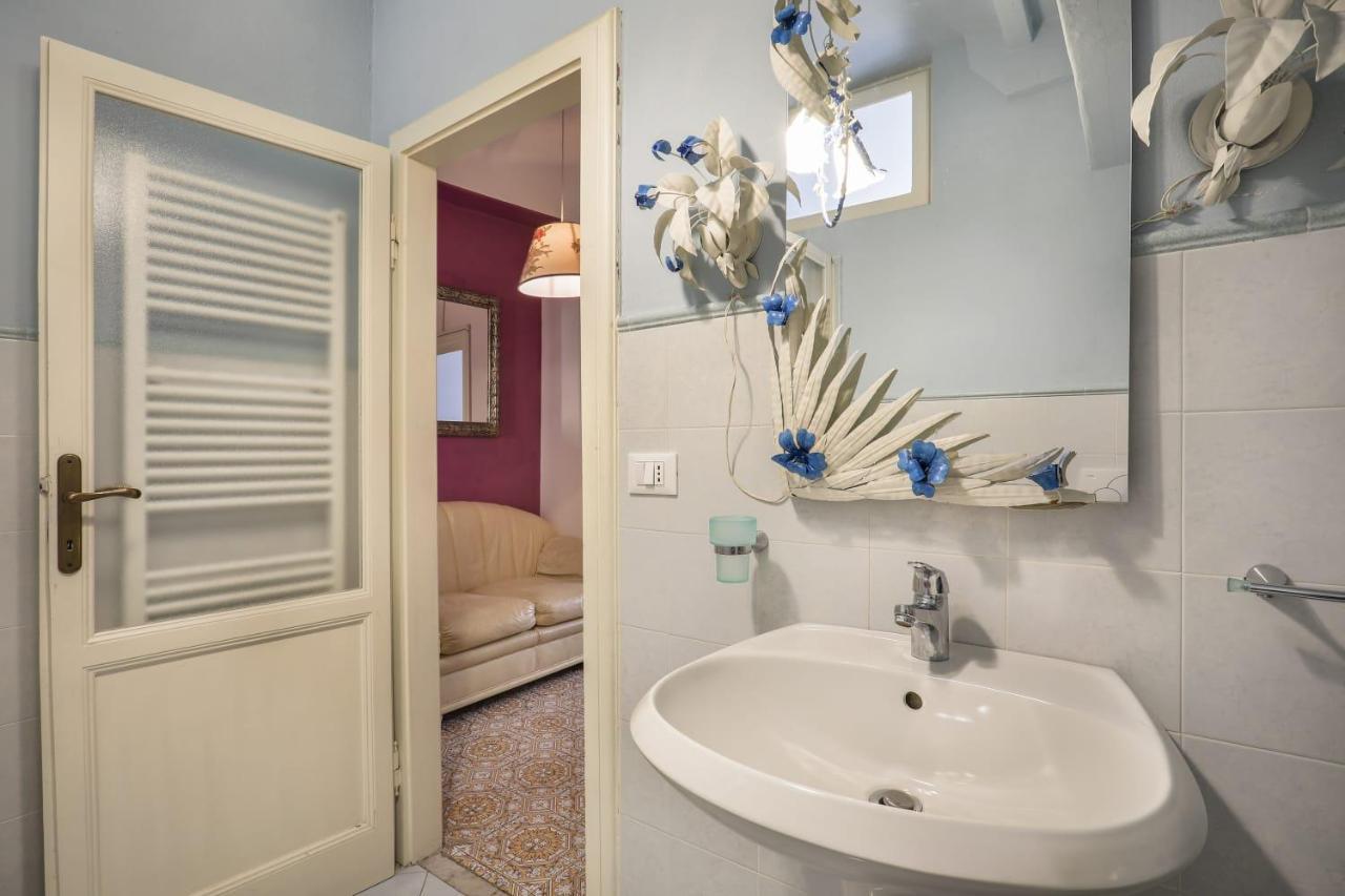 Rooms Corte Delle Uova Centro Storico Piazza San Michele Лука Екстериор снимка