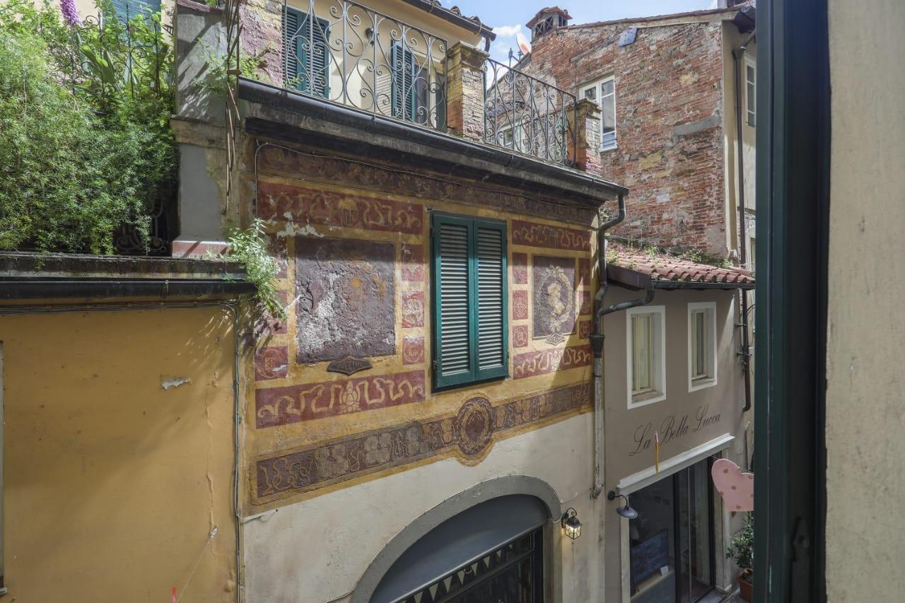 Rooms Corte Delle Uova Centro Storico Piazza San Michele Лука Екстериор снимка
