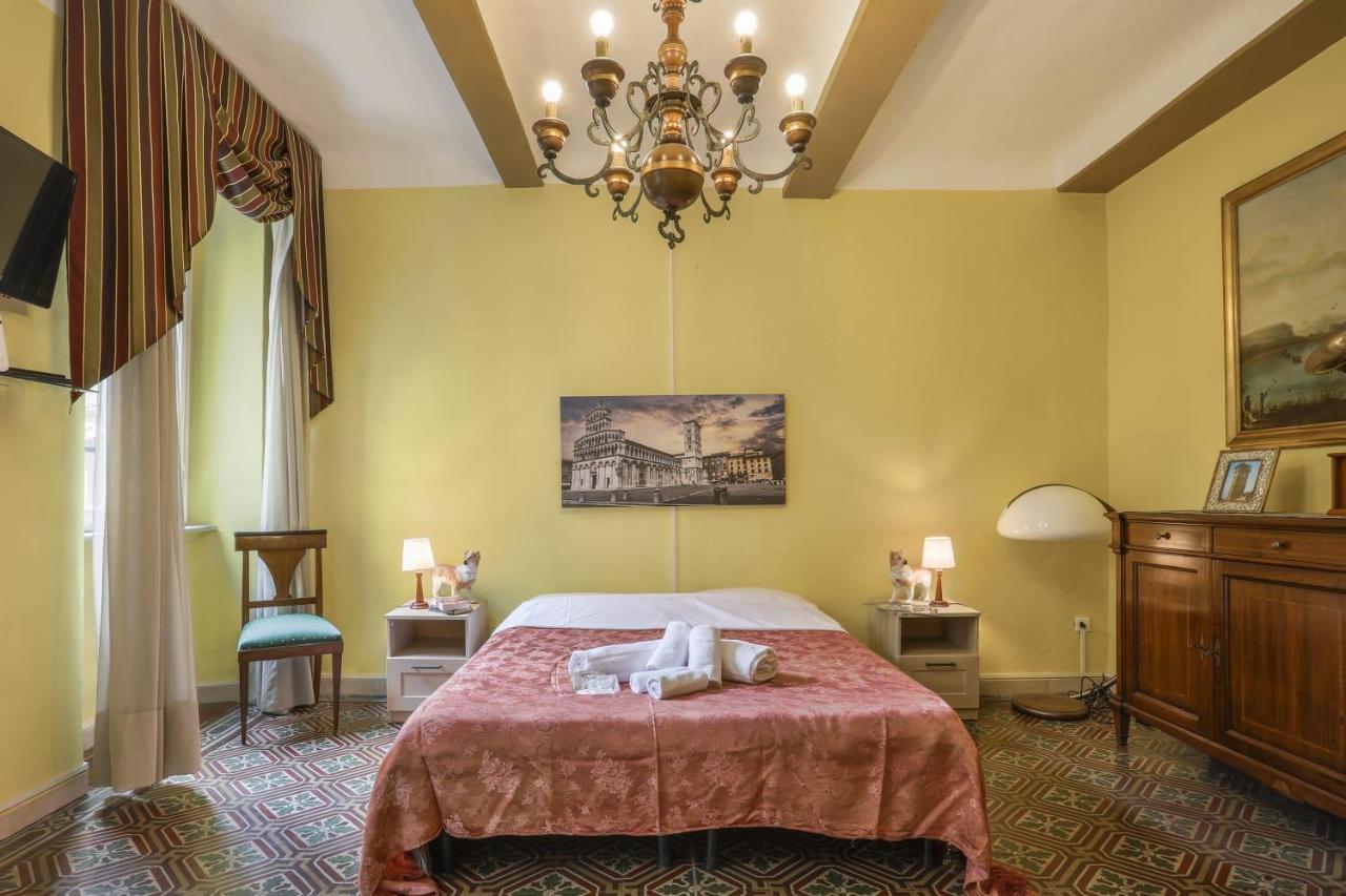 Rooms Corte Delle Uova Centro Storico Piazza San Michele Лука Екстериор снимка